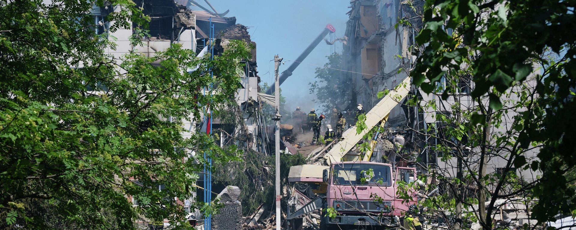 The aftermath of Ukraine's drone attack on a school and a dormitory in the Lugansk People's Republic - Sputnik International, 1920, 22.05.2026