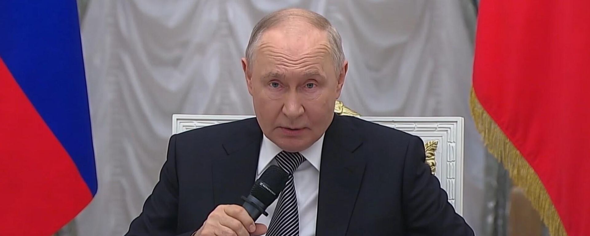 Ukraine's neo-Nazi authorities have carried out a terrorist strike on a college dormitory in the Lugansk People's Republic — Putin - Sputnik International, 1920, 22.05.2026