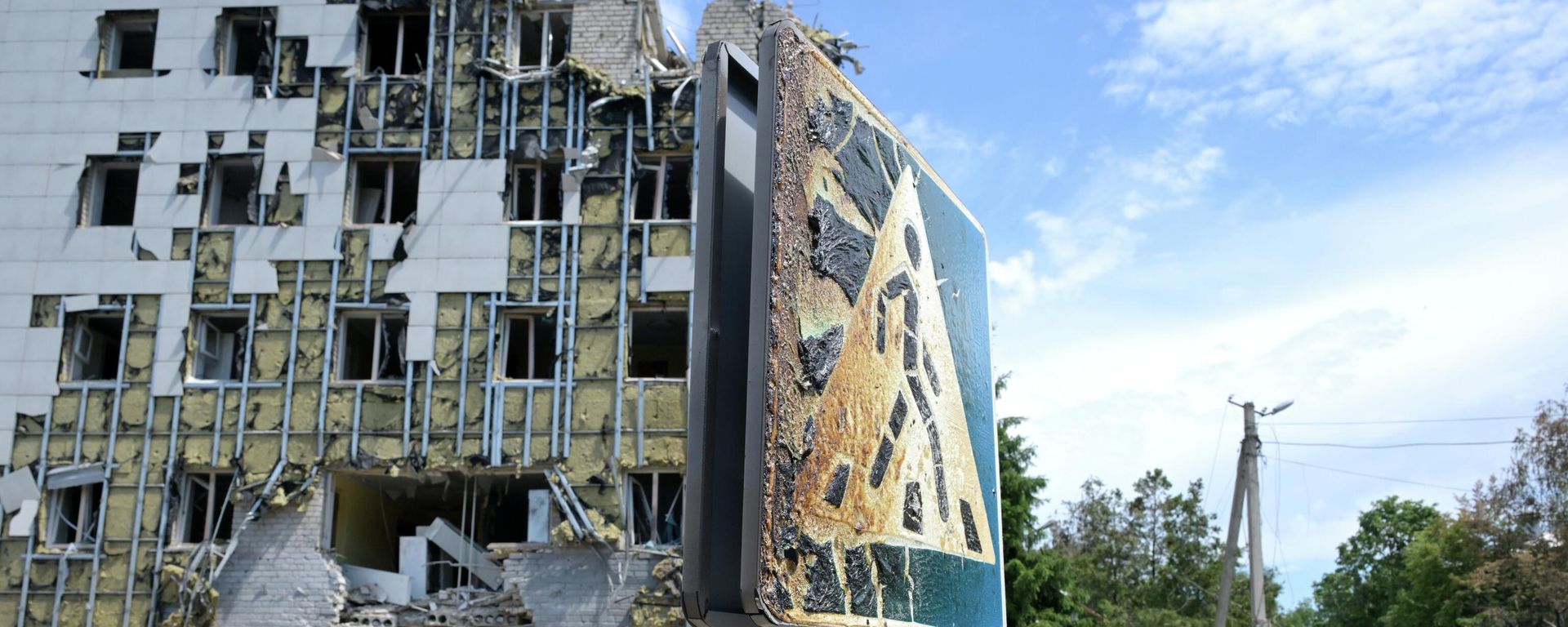 Foreign Journalists Come Face to Face With Starobelsk Tragedy - Sputnik International, 1920, 24.05.2026