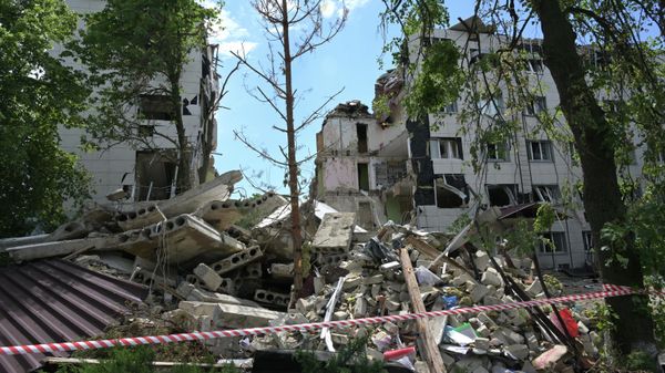 Foreign Journalists Come Face to Face With Starobelsk Tragedy - Sputnik International