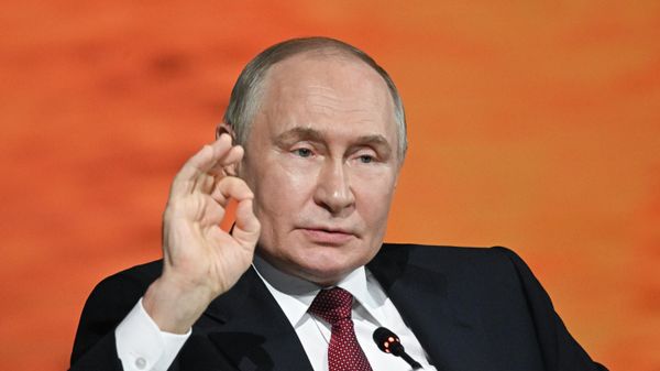 Russian President Vladimir Putin at the plenary session of the XXVIII St. Petersburg International Economic Forum. - Sputnik International