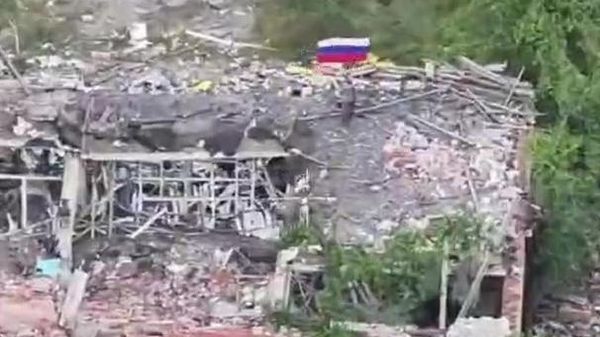 Russian military personnel have taken control of Konstantinovka, Donetsk People's Republic. - Sputnik International
