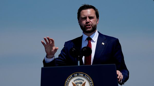 Vice President JD Vance speaks on the flight deck of the USS Kearsarge (LHD-3) in the New York harbor during The International Naval Review honoring America's 250th Anniversary, Saturday, July 4, 2026, in New York - Sputnik International