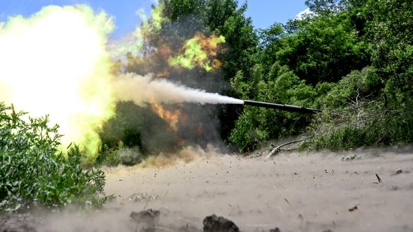 Combat operations of a T-72B3A tank from Russia's Tsentr Battlegroup on the Dnepropetrovsk region - Sputnik International