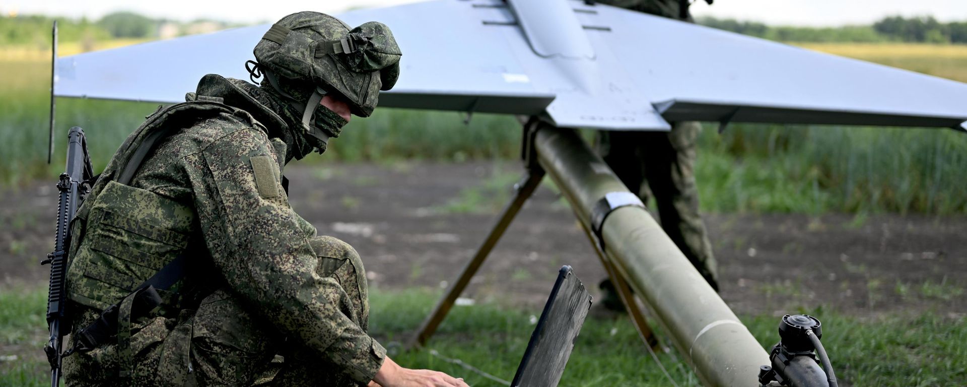 A BM-70 UAV crew from Russia's Tsentr Battlegroup conducts combat operations on the Dobropolye axis in the Donetsk People's Republic. - Sputnik International, 1920, 27.09.2026