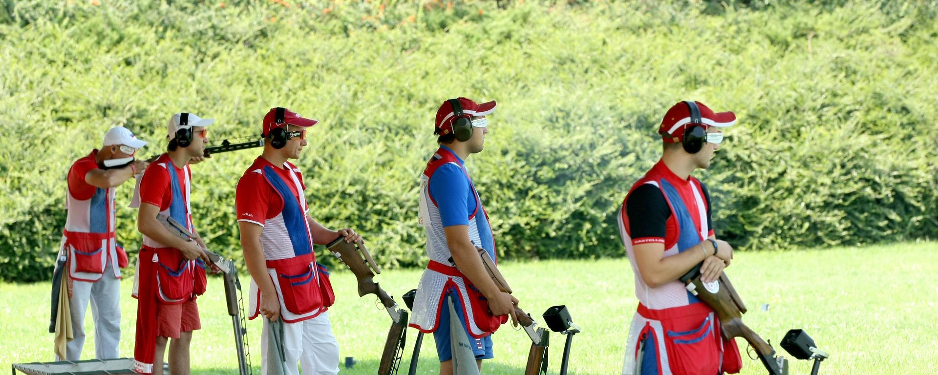 Russian juniors during a clay pigeon shooting training session in the double trap event at the European Shooting Championships in Belgrade - Sputnik International, 1920, 06.07.2026