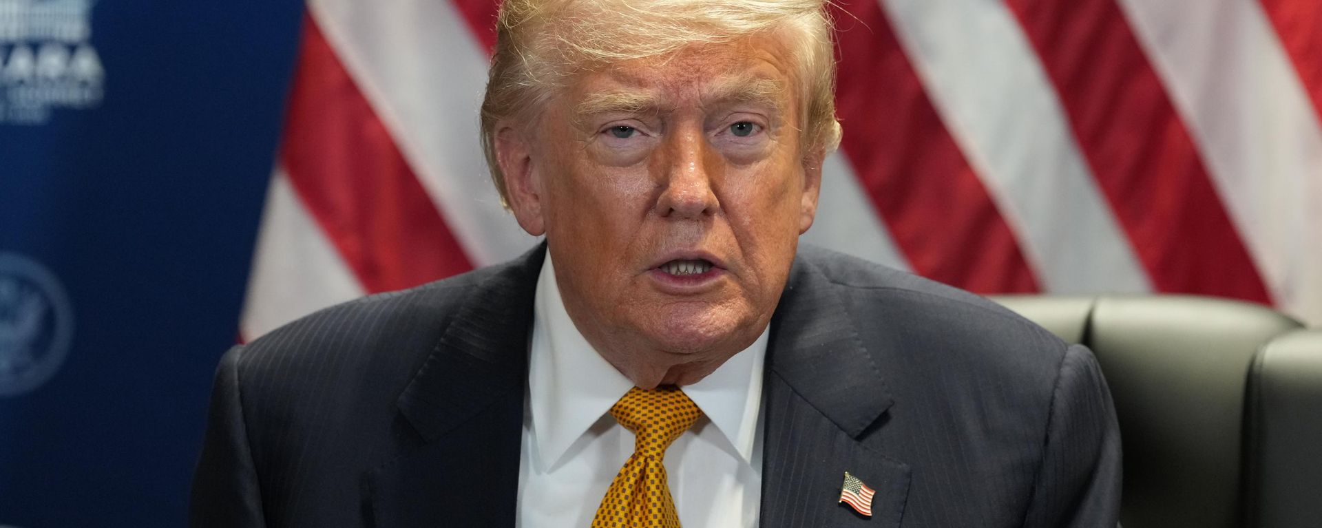 U.S. President Donald Trump meets with Ukraine's President Volodymyr Zelensky on the sidelines of the NATO summit in Ankara, Turkey, Wednesday, July 8, 2026. ( - Sputnik International, 1920, 14.09.2026