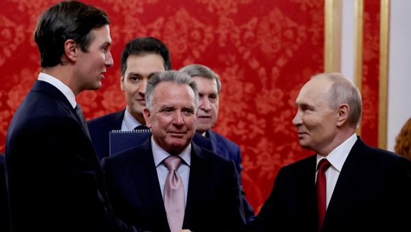 Russian President Vladimir Putin holds talks with US presidential envoys Steve Witkoff and Jared Kushner in the Kremlin - Sputnik International