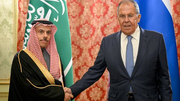 Saudi Arabian Foreign Minister Faisal bin Farhan Al Saud (left) and Russian Foreign Minister Sergey Lavrov at a meeting in Moscow. - Sputnik International