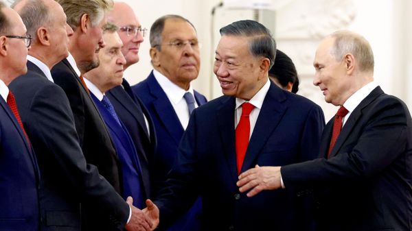 Russian President Vladimir Putin with Vietnamese President To Lam in the Kremlin - Sputnik International