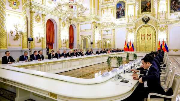 Meeting between Russian President Vladimir Putin and Vietnamese President To Lam - Sputnik International