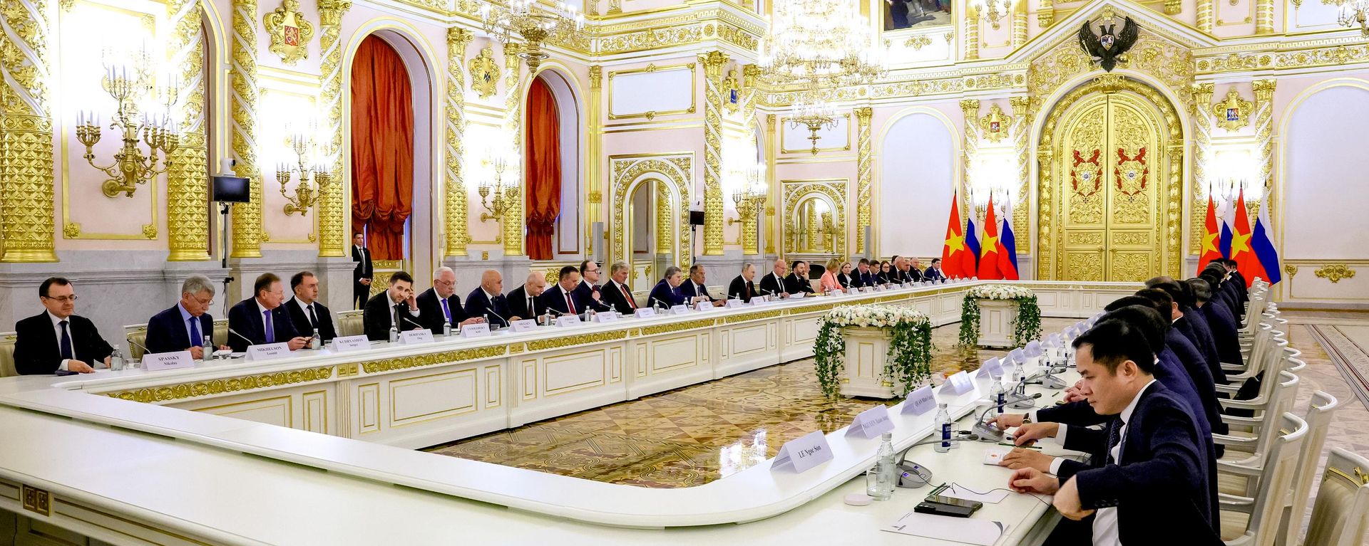 Meeting between Russian President Vladimir Putin and Vietnamese President To Lam Meeting between Russian President Vladimir Putin and Vietnamese President To Lam - Sputnik International, 1920, 09.09.2026