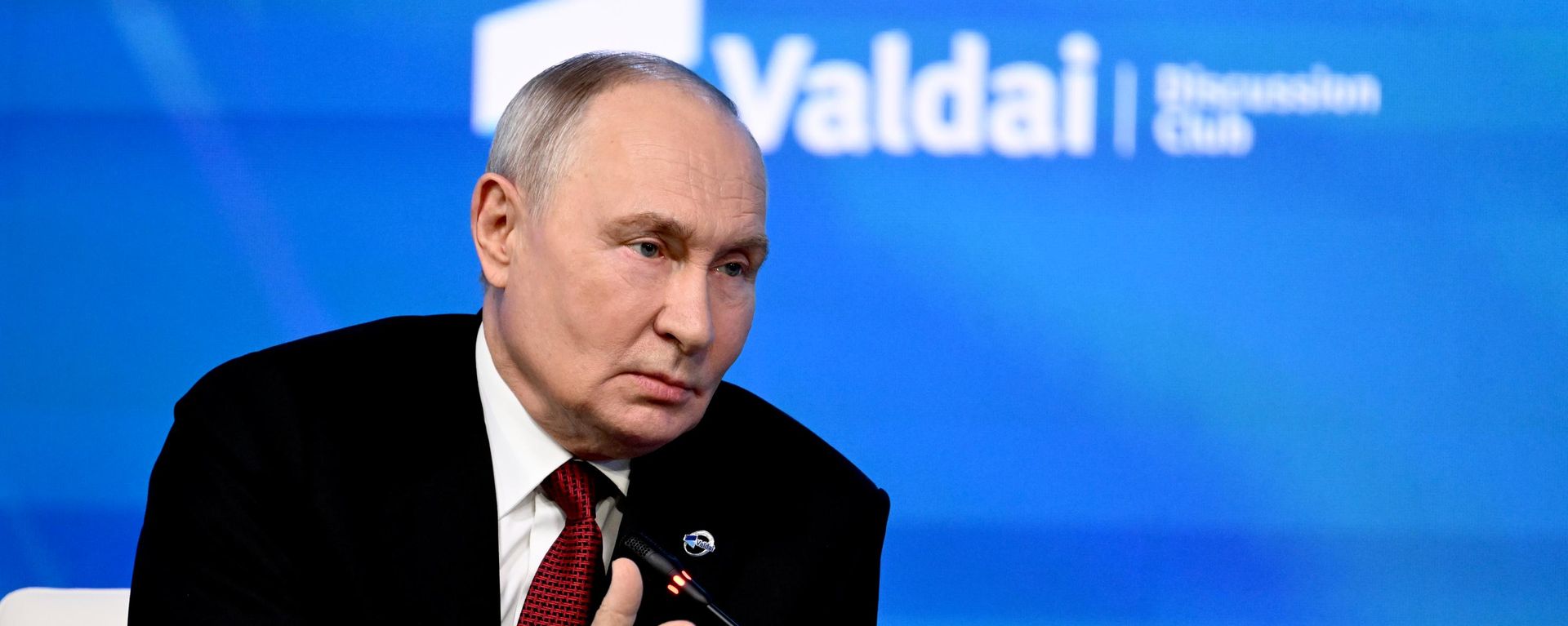 Russian President Vladimir Putin addresses the plenary session of the 23rd Annual Meeting of the Valdai Discussion Club. October 1, 2026 - Sputnik International, 1920, 01.10.2026