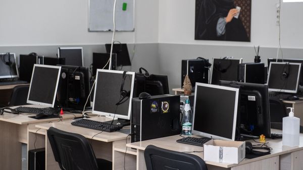 Computer equipment at the call center in Berdyansk, which had been abandoned by Ukrainian scammers - Sputnik International