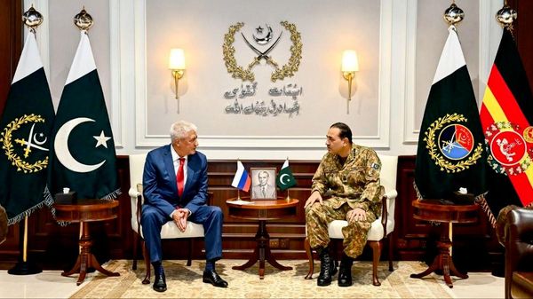 Russian Interior Minister Vladimir Kolokoltsev holds talks with Pakistan's Chief of Army Staff, Field Marshal Asim Munir - Sputnik International