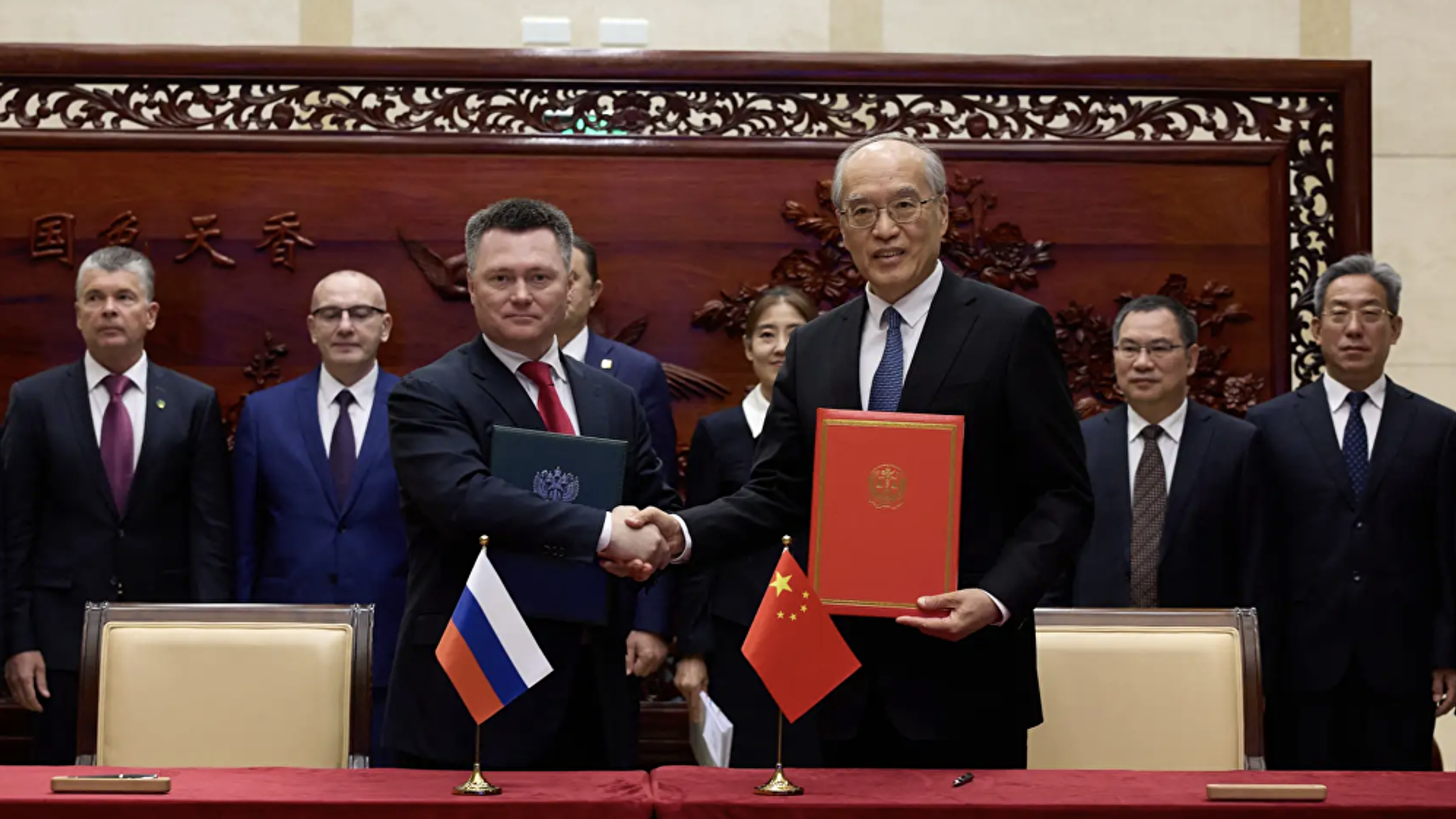 Russian, Chinese Supreme Court Chief Justices Sign Updated Cooperation Pact