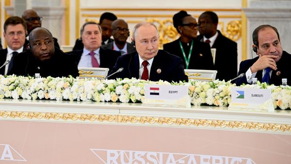 Humanitarian Operation in Alyoshki Aimed at Providing Assistance to Civilians - Putin - Sputnik International