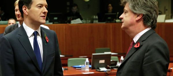 British Chancellor of the Exchequer George Osborne, left, talks with European Commissioner for Financial Stability and Financial Services Jonathan Hill - Sputnik International