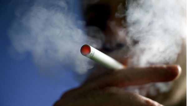 First vaping advertisement to air on British TV First vaping advertisement to air on British TV - Sputnik International