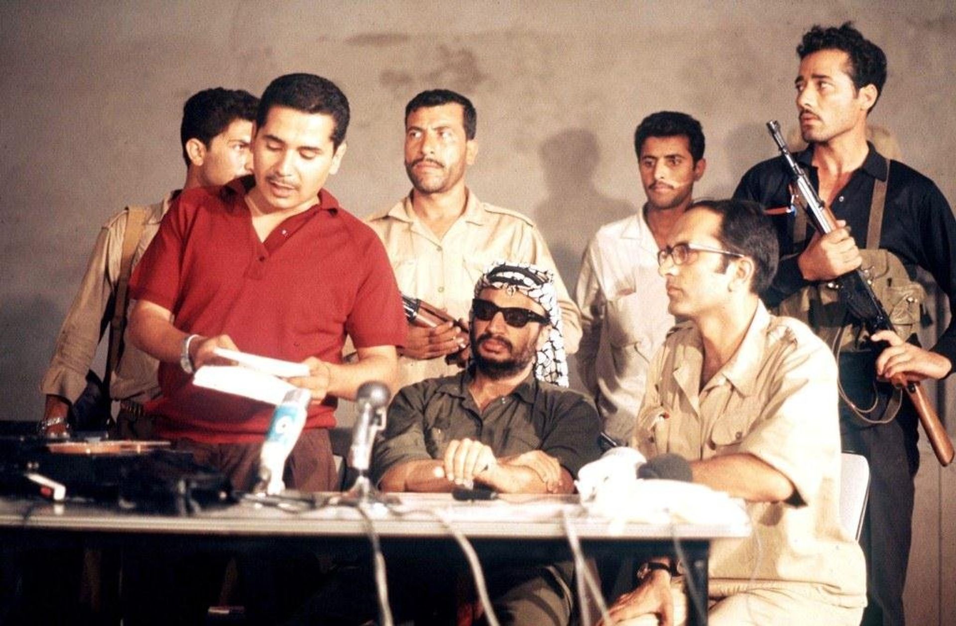 Yasser Arafat delivering a press conference in 1970 during Black September. Arafat lead the Palestinian Liberation Organisation (PLO) in the civil war fought to determine control of Jordan Yasser Arafat delivering a press conference in 1970 during Black September. Arafat lead the Palestinian Liberation Organisation (PLO) in the civil war fought to determine control of Jordan - Sputnik International, 1920, 30.11.2023