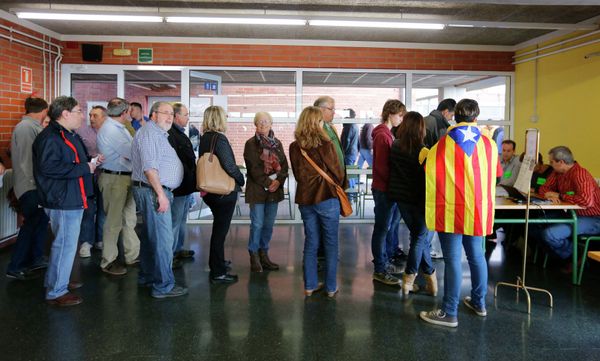 Symbolic Vote on Catalan Independence in Pictures Symbolic Vote on Catalan Independence in Pictures - Sputnik International