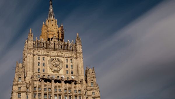 Attempts by Kiev to resolve issues related to constitutional reforms through behind-the scene scheming are bound to fail, the Russian Foreign Ministry said Thursday. - Sputnik International