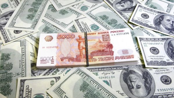 The weakening ruble's impact on the European Union's economy will be among the topics to be discussed at a summit of EU heads of state Thursday, a European diplomat told RIA Novosti. The weakening ruble's impact on the European Union's economy will be among the topics to be discussed at a summit of EU heads of state Thursday, a European diplomat told RIA Novosti. - Sputnik International