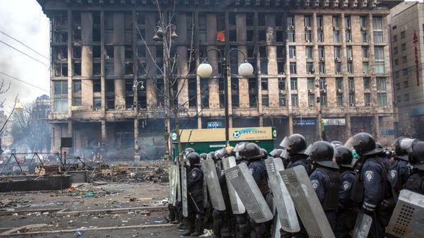 Police in Maidan square in Kiev, Ukraine, Feb 19, 2014 - Sputnik International