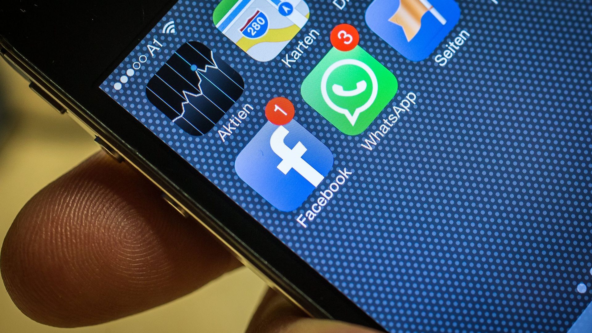 Facebook and WhatsApp, pictured on a smartphone Facebook and WhatsApp, pictured on a smartphone - Sputnik International, 1920, 08.09.2021
