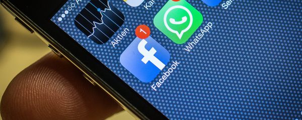 Facebook and WhatsApp, pictured on a smartphone Facebook and WhatsApp, pictured on a smartphone - Sputnik International