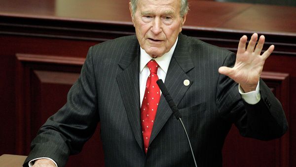 Former President George H. W. Bush speaks at a leadership forum, Monday, Dec. 4, 2006, in Tallahassee, Fla. Bush was invited to the forum by his son Gov. Jeb Bush. - Sputnik International