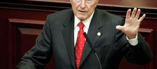 Former President George H. W. Bush speaks at a leadership forum, Monday, Dec. 4, 2006, in Tallahassee, Fla. Bush was invited to the forum by his son Gov. Jeb Bush. - Sputnik International
