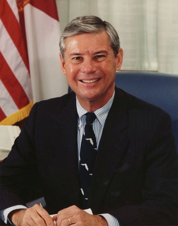 Florida Senator Bob Graham, co-chair of the 9/11 Commission Florida Senator Bob Graham, co-chair of the 9/11 Commission - Sputnik International