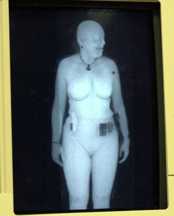 These X-ray body scanners, used by the TSA, were replaced with a safe, less invasive machine. - Sputnik International