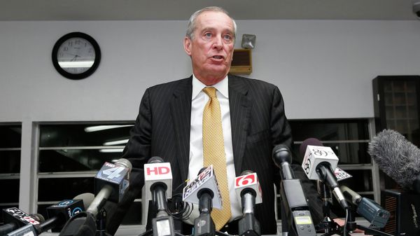 Jerry Massie, spokesman for the Oklahoma Department of Corrections, announces the death of inmate Charles Warner, who was executed on Thursday at the state penitentiary in McAlester. During the lethal injection, Warner complained that his body was on fire. - Sputnik International