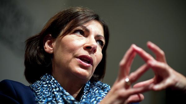Paris Mayor Anne Hidalgo says Fox News’ recent erroneous reports about the city’s Muslim population went too far and that she’s going to sue the network. Paris Mayor Anne Hidalgo says Fox News’ recent erroneous reports about the city’s Muslim population went too far and that she’s going to sue the network. - Sputnik International