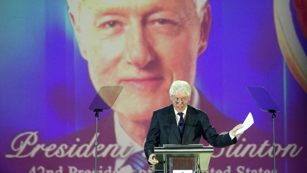 Bill Clinton receives the Salute to Greatness Award in January, 2015. - Sputnik International