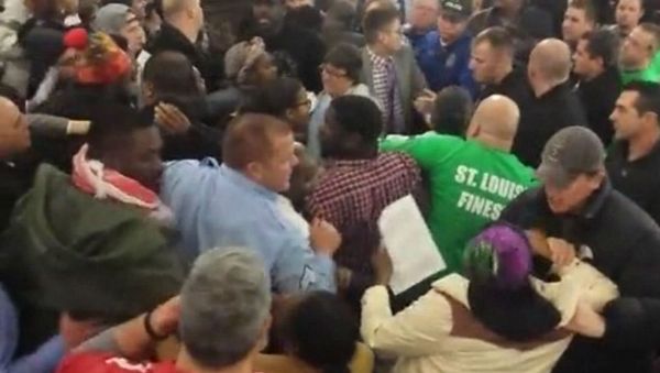 Conflicting reports coming out of St. Louis describe a massive brawl erupting inside of a City Hall meeting. - Sputnik International