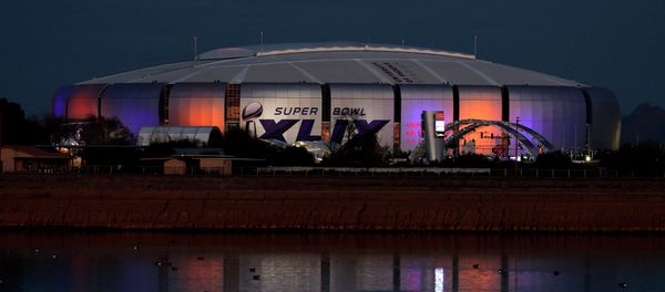 The Super Bowl XLIX logo is displayed on the University of Phoenix Stadium, Tuesday, Jan. 27, 2015, in Glendale, Ariz. The New England Patriots face the Seattle Seahawks in Super Bowl XLIX on Sunday, Feb. 1, in Glendale. - Sputnik International