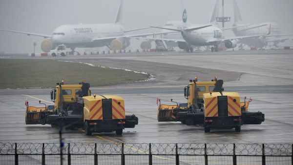 Plane crashes at Vnukovo airport - Sputnik International
