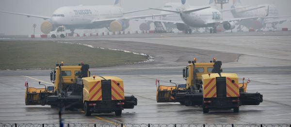 Plane crashes at Vnukovo airport - Sputnik International