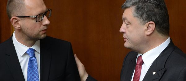 Ukrainian President Petro Poroshenko (right) and Prime Minister Arseny Yatsenyuk (left) Ukrainian President Petro Poroshenko (right) and Prime Minister Arseny Yatsenyuk (left) - Sputnik International