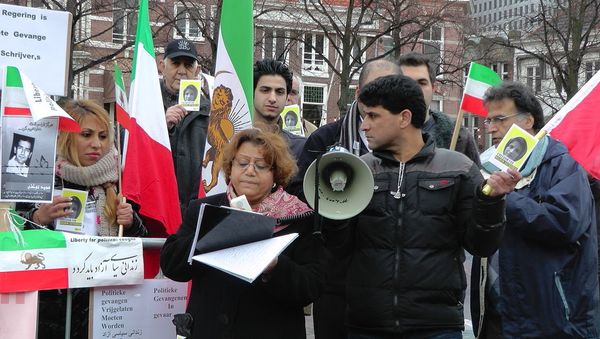 Human rights lawyer Nasrin Sotoudeh was arrested on October 25 as she was participating in a demonstration against a recent string of acid attacks in the city of Esfahan in front of the Interior Ministry. Above: a rally in protest of Sotoudeh's detention. - Sputnik International