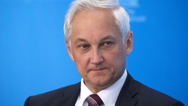 Russian Presidential Aide Andrei Belousov at a meeting between Prime Minister Dmitry Medvedev and Russia's trade representatives to foreign countries - Sputnik International