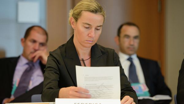 European Union's new foreign policy chief Federica Mogherini has expressed concern about OSCE reports of alleged troops movement in eastern Ukraine. - Sputnik International