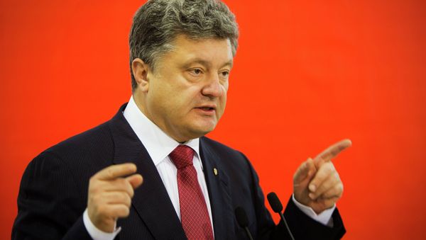 Ukrainian President Petro Poroshenko's insensitive comments about Donbas children sitting in bomb shelter cellars while the rest of the country's children go to school have gone viral in Russian-language social media. - Sputnik International