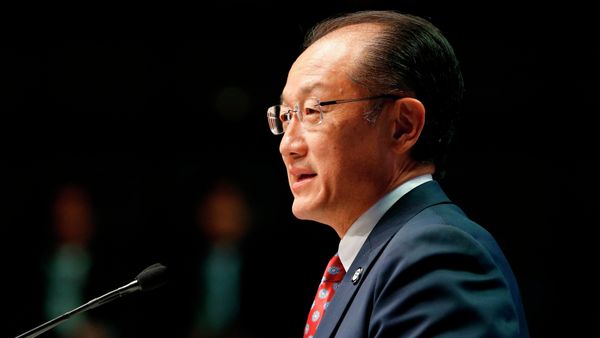 World Bank President Jim Yong Kim delivers remarks at the plenary session at the IMF-World Bank annual meetings at Constitution Hall in Washington October 10, 2014 - Sputnik International