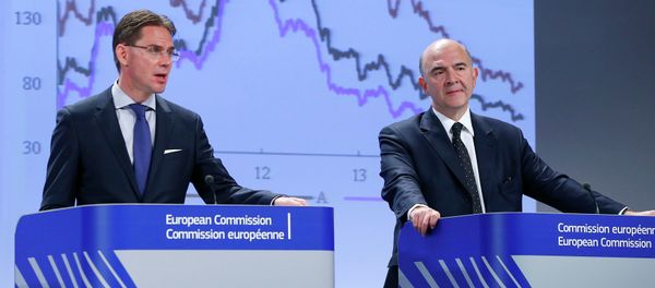 European Commissioner for Jobs, Growth, Investment and Competitiveness Jyrki Katainen (L) and European Commissioner for Economic and Financial Affairs Pierre Moscovici present the EU executive's autumn economic forecasts during a news conference at the EU Commission headquarters in Brussels November 4, 2014 European Commissioner for Jobs, Growth, Investment and Competitiveness Jyrki Katainen (L) and European Commissioner for Economic and Financial Affairs Pierre Moscovici present the EU executive's autumn economic forecasts during a news conference at the EU Commission headquarters in Brussels November 4, 2014 - Sputnik International