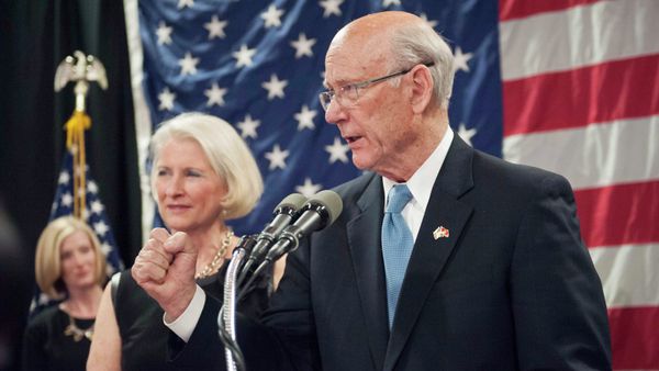 Kansas Republican Senator Pat Roberts speaks about his plans after being re-elected in the U.S. midterm election - Sputnik International
