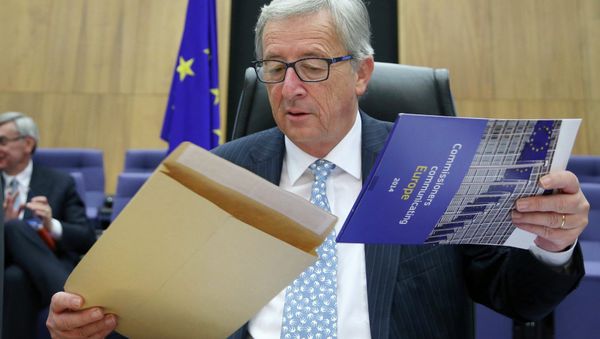 The Luxembourg tax evasion scandal is embarrassing to new European Commission President Jean-Claude Juncker - Sputnik International